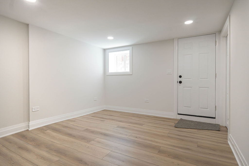 2250 N Kostner Avenue Property Photo 19
