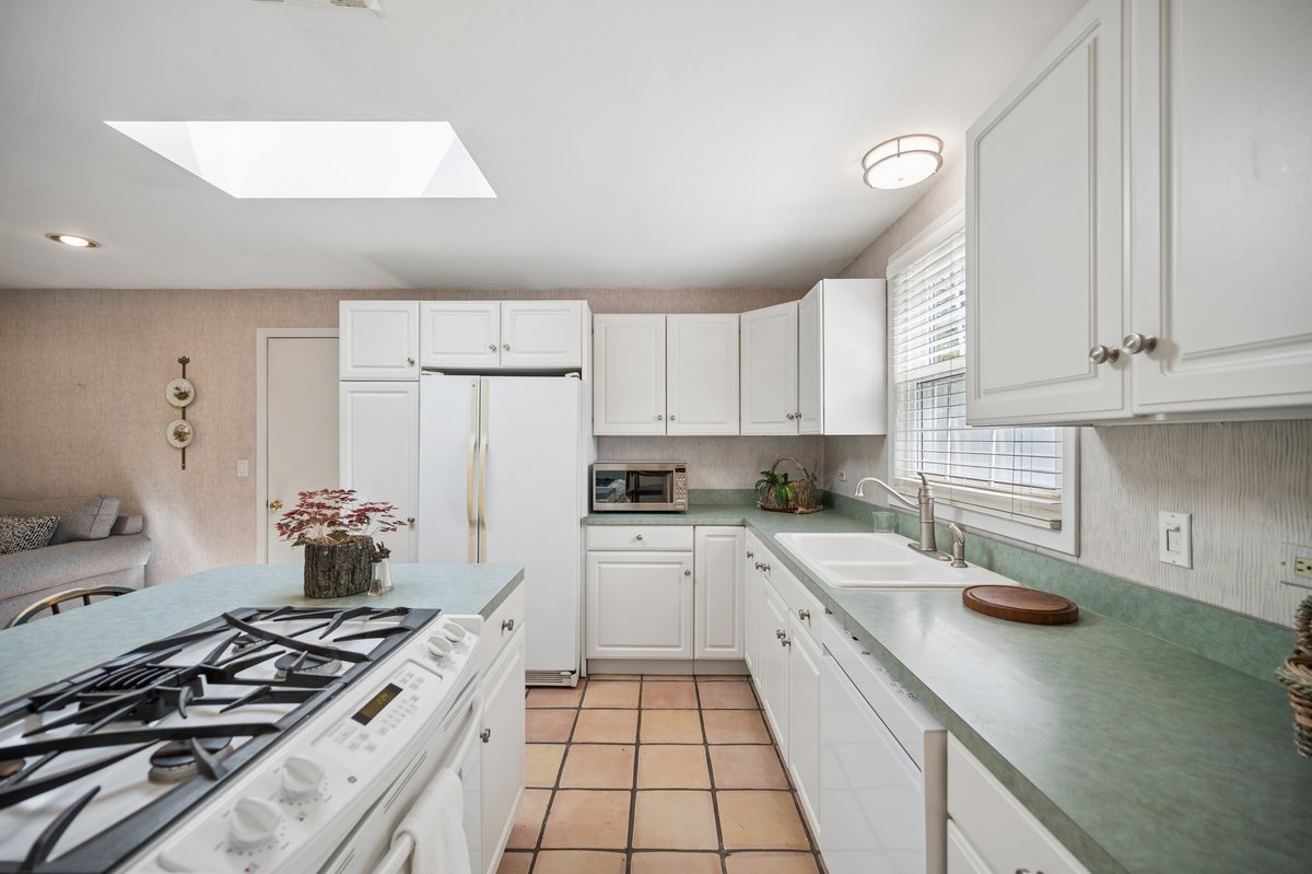 231 Latrobe Avenue Property Photo 7