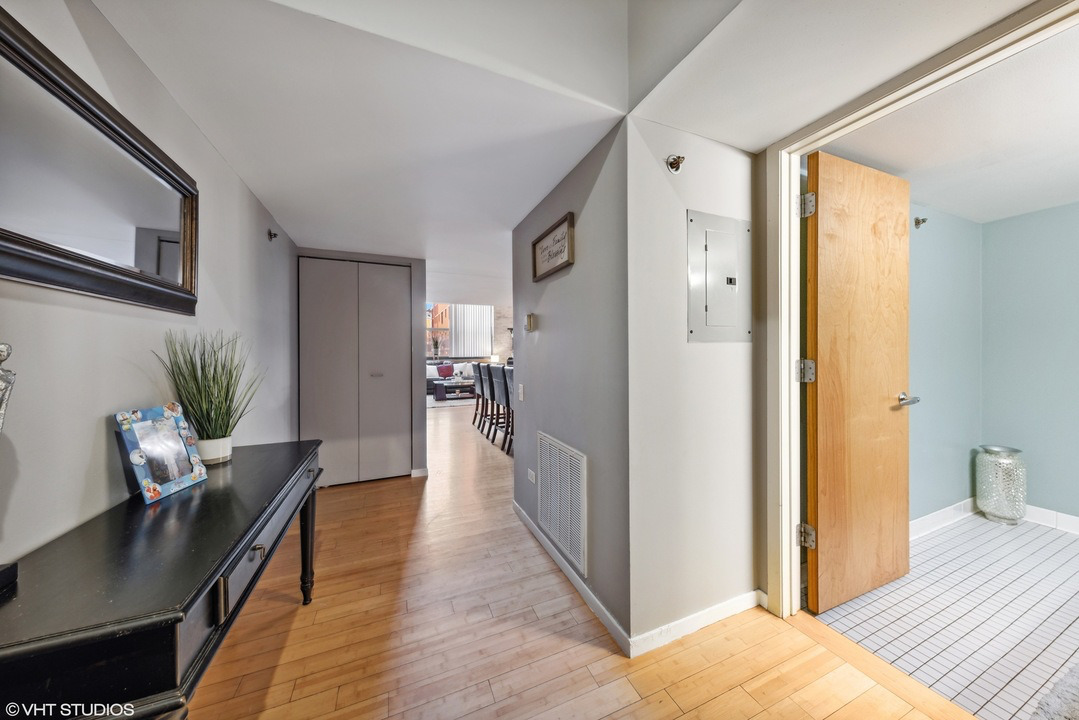 1727 S Indiana Avenue 110 Property Photo 2
