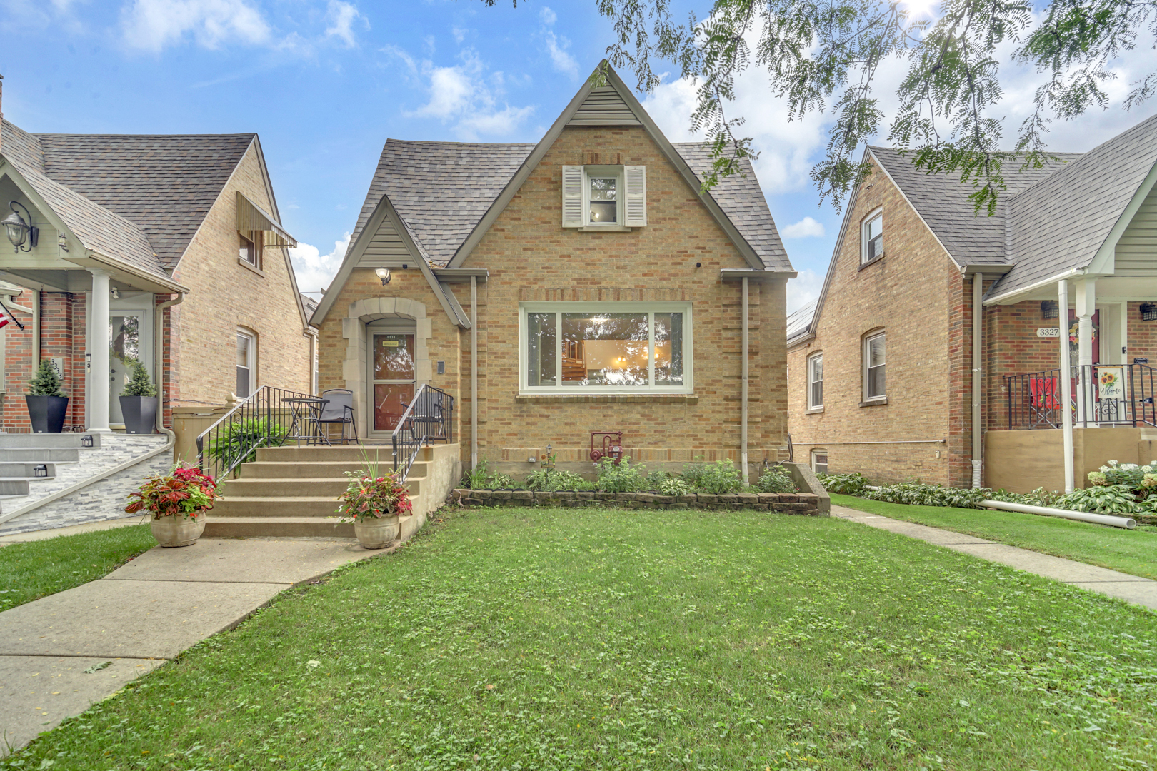 3331 N Rutherford Avenue
