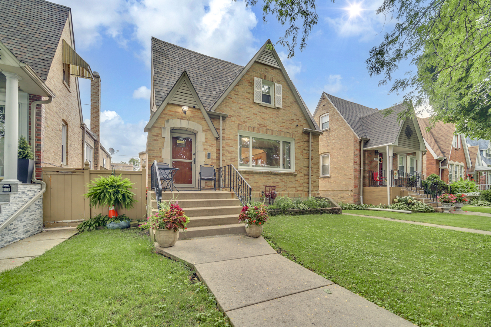 3331 N Rutherford Avenue Property Photo 4