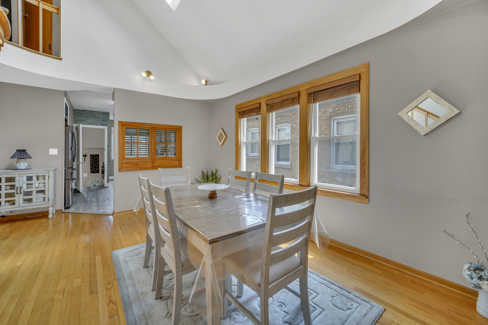 3331 N Rutherford Avenue Property Photo 9