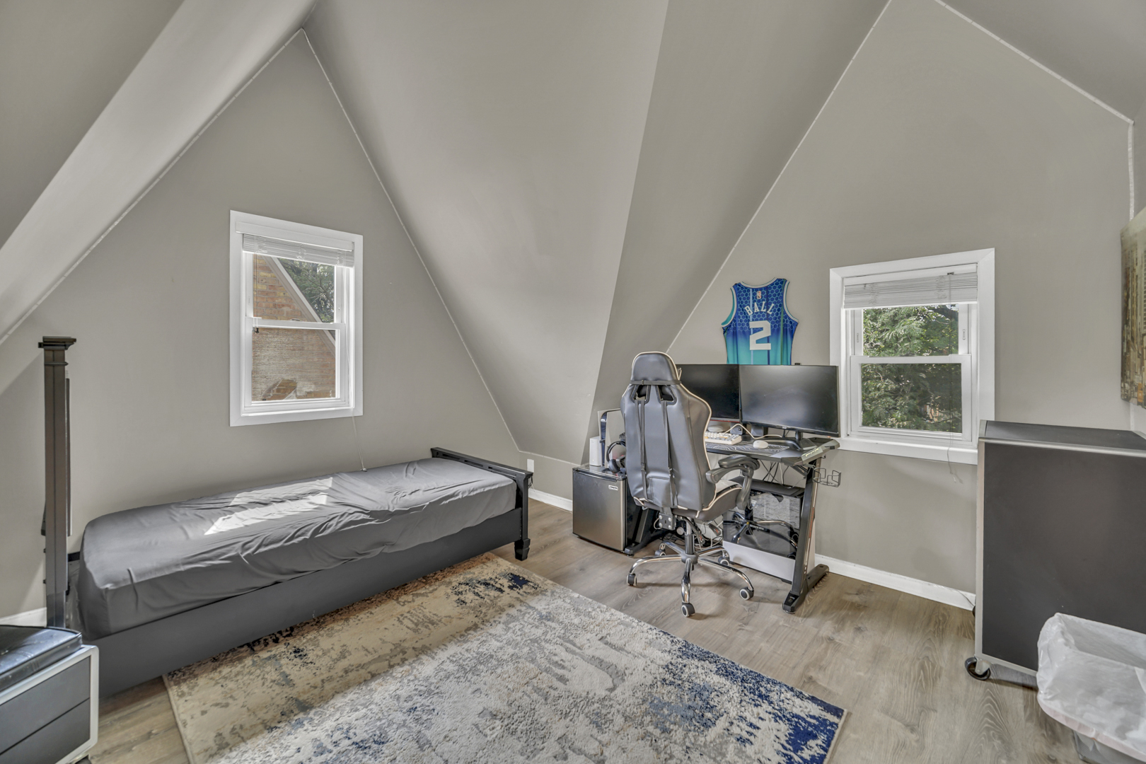 3331 N Rutherford Avenue Property Photo 18
