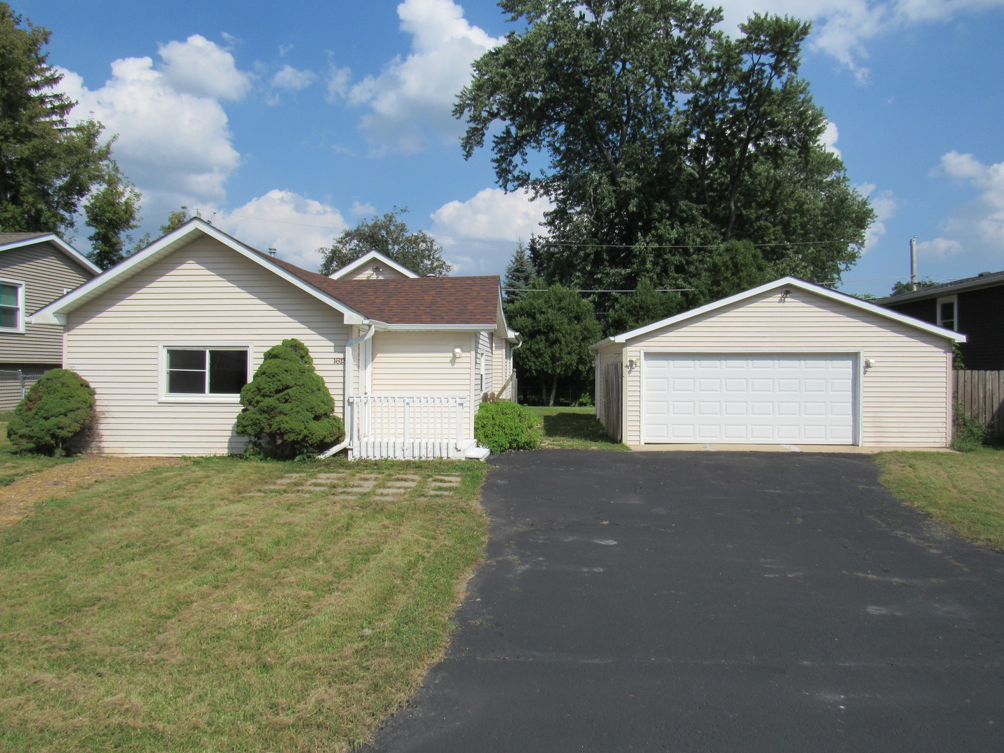 1613 Juneway Terrace Property Photo 1