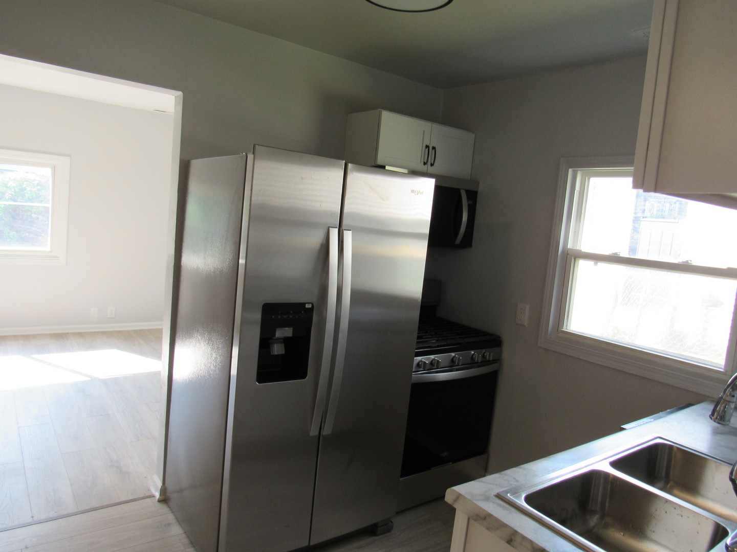 1613 Juneway Terrace Property Photo 9