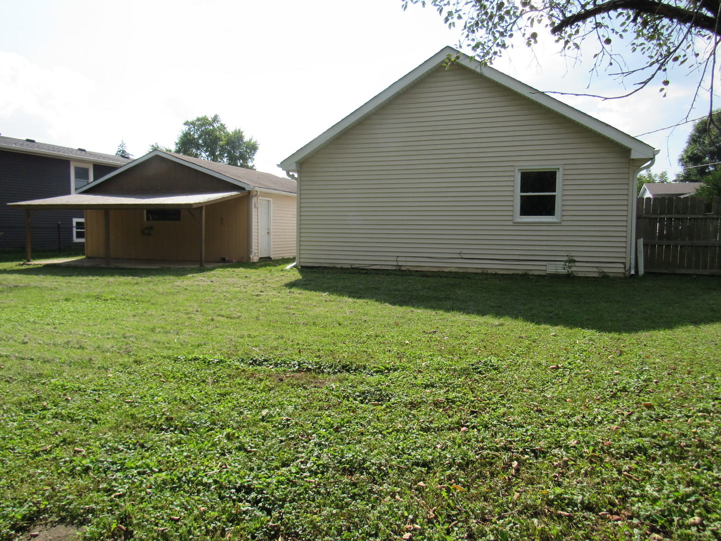 1613 Juneway Terrace Property Photo 18