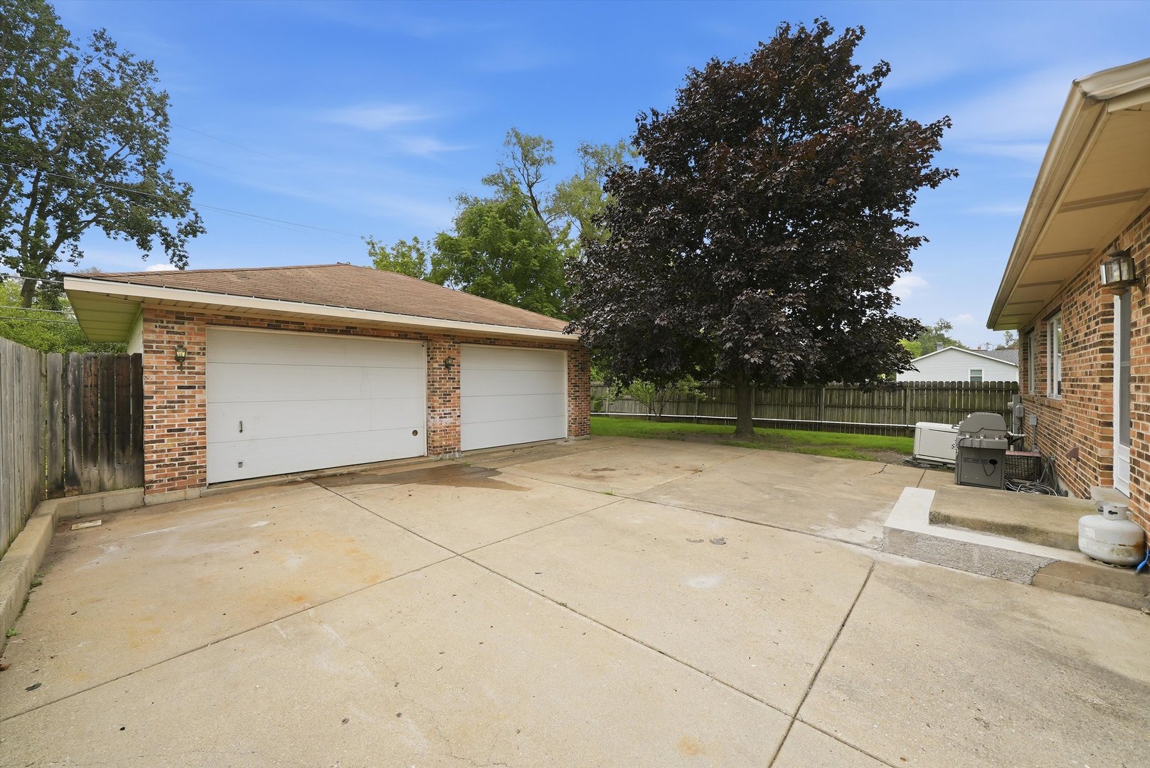 709 Jenkisson Avenue Property Photo 4