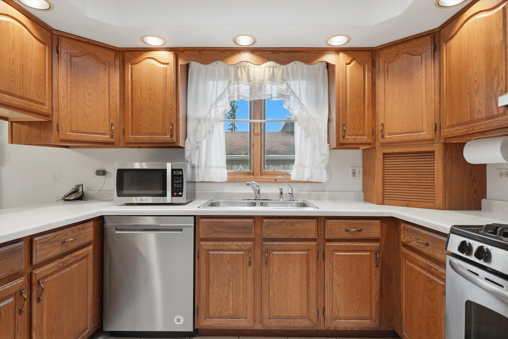 709 Jenkisson Avenue Property Photo 10