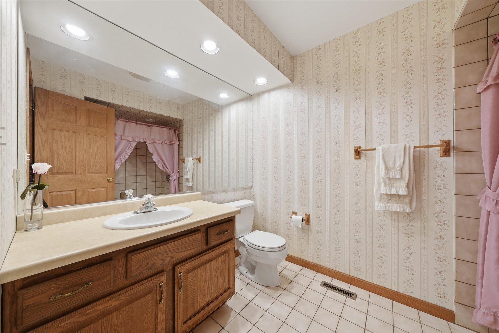 709 Jenkisson Avenue Property Photo 13