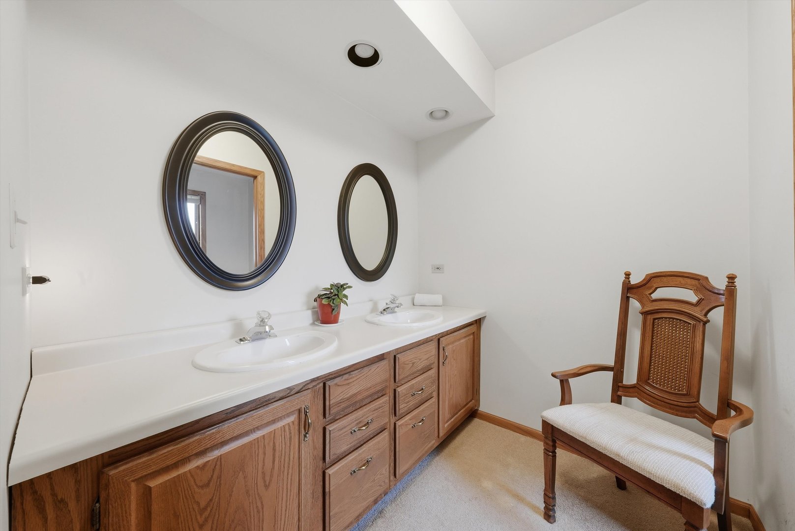 709 Jenkisson Avenue Property Photo 15
