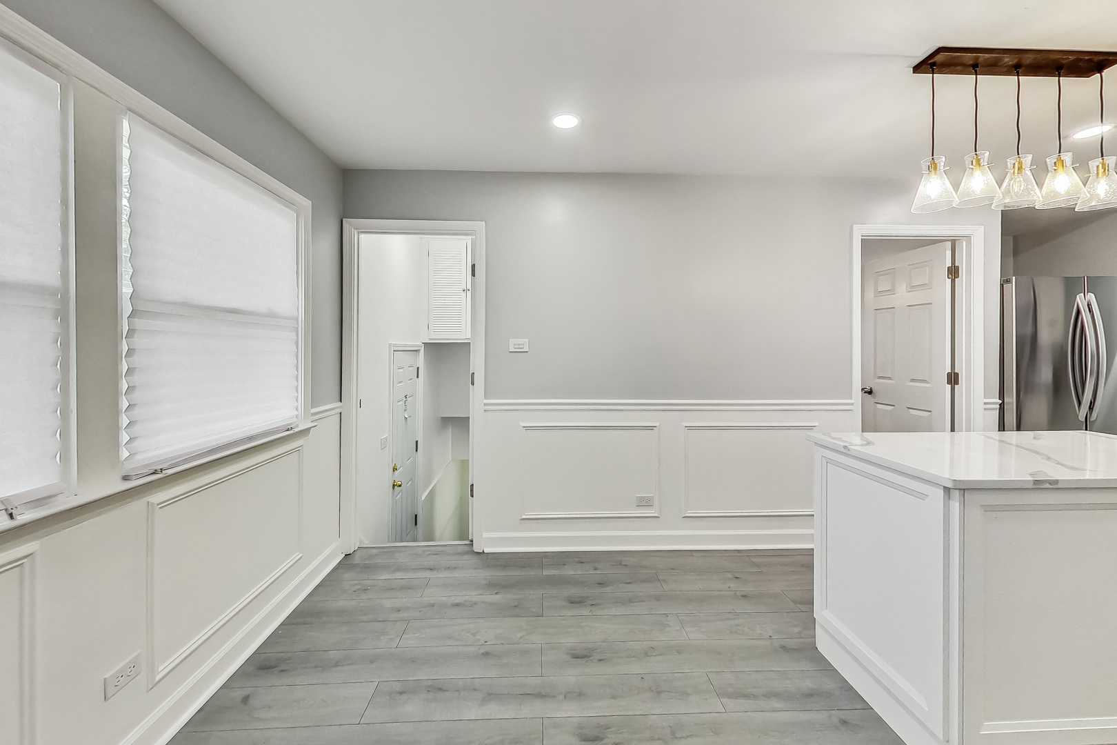 295 Prairie Avenue Property Photo 6