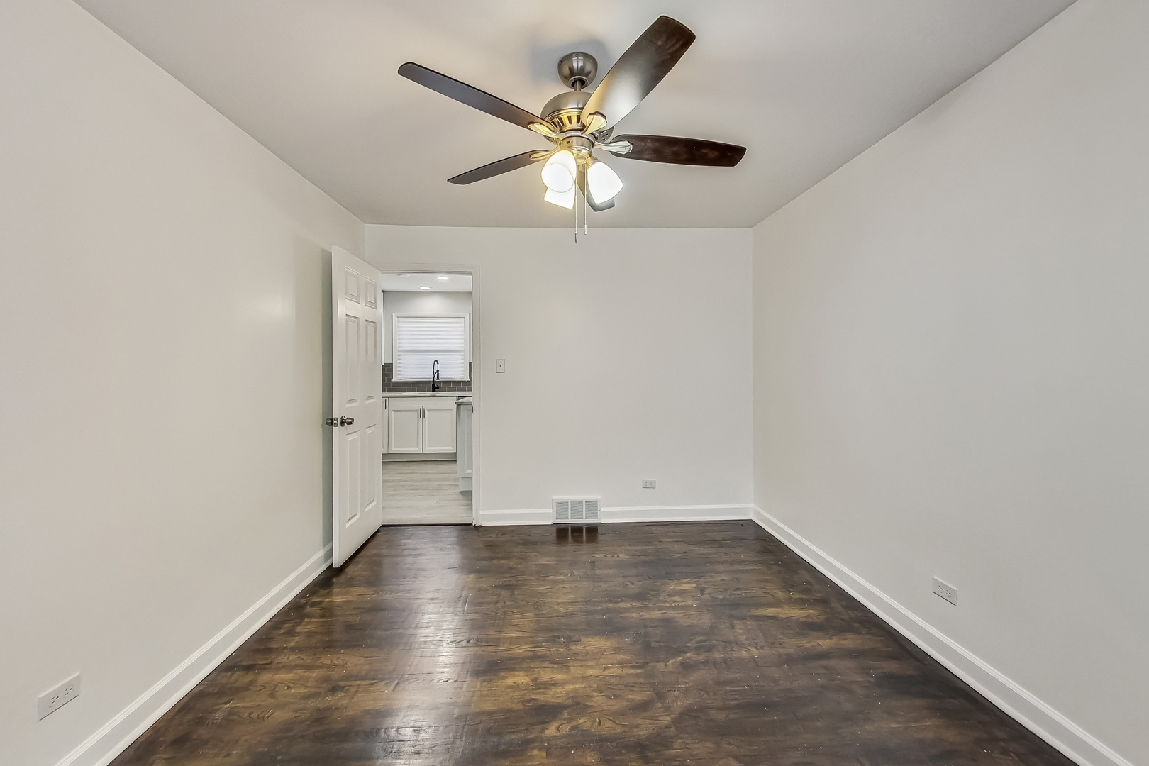 295 Prairie Avenue Property Photo 20