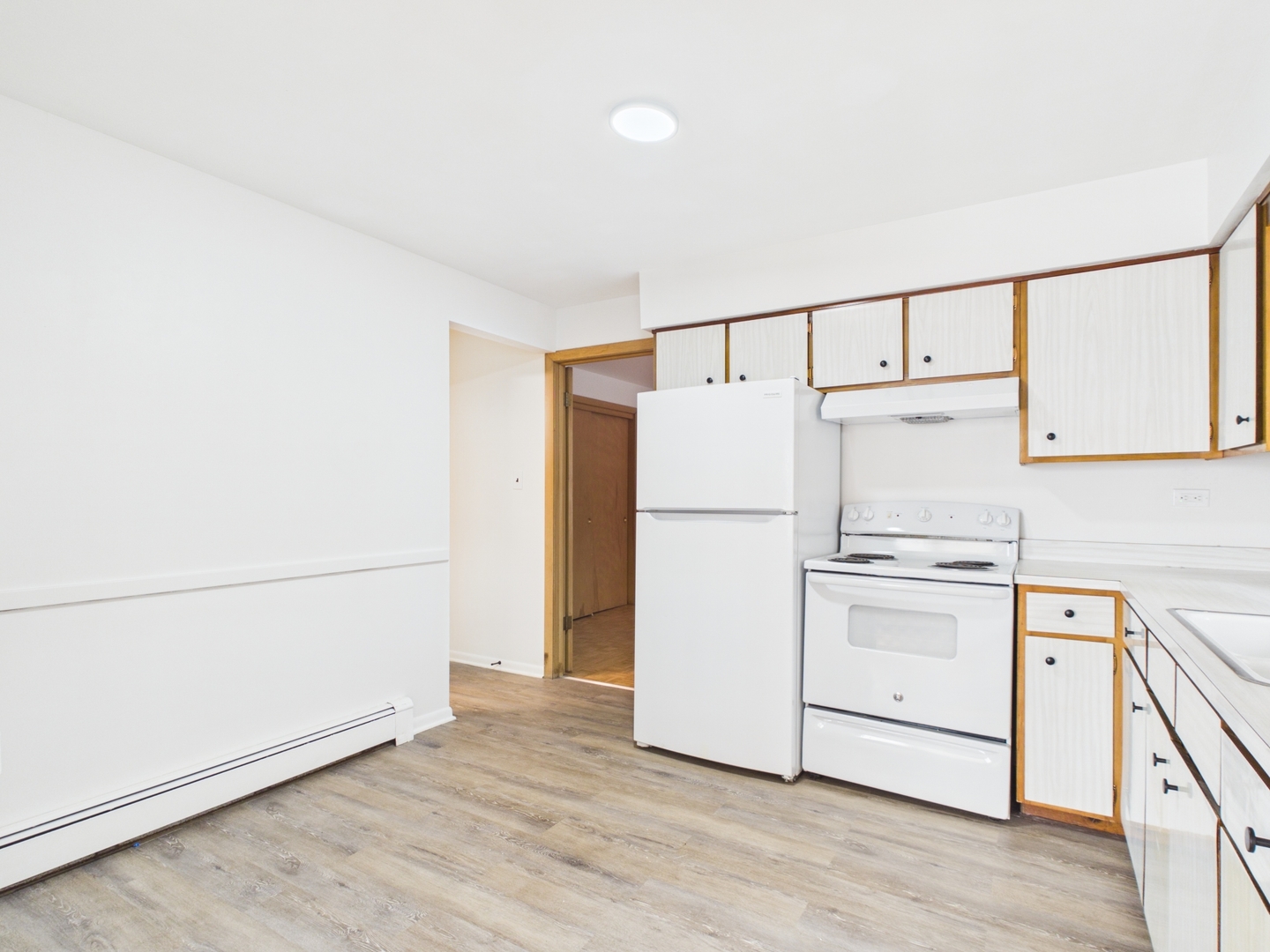 11219 S King Drive 1r Property Photo 5