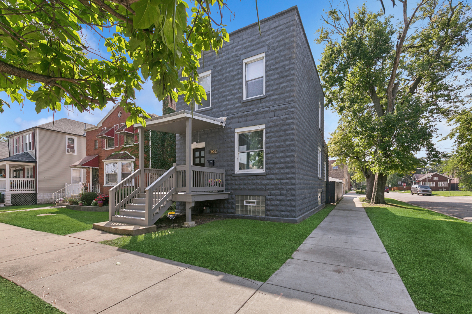 701 E 89th Place Property Photo 1