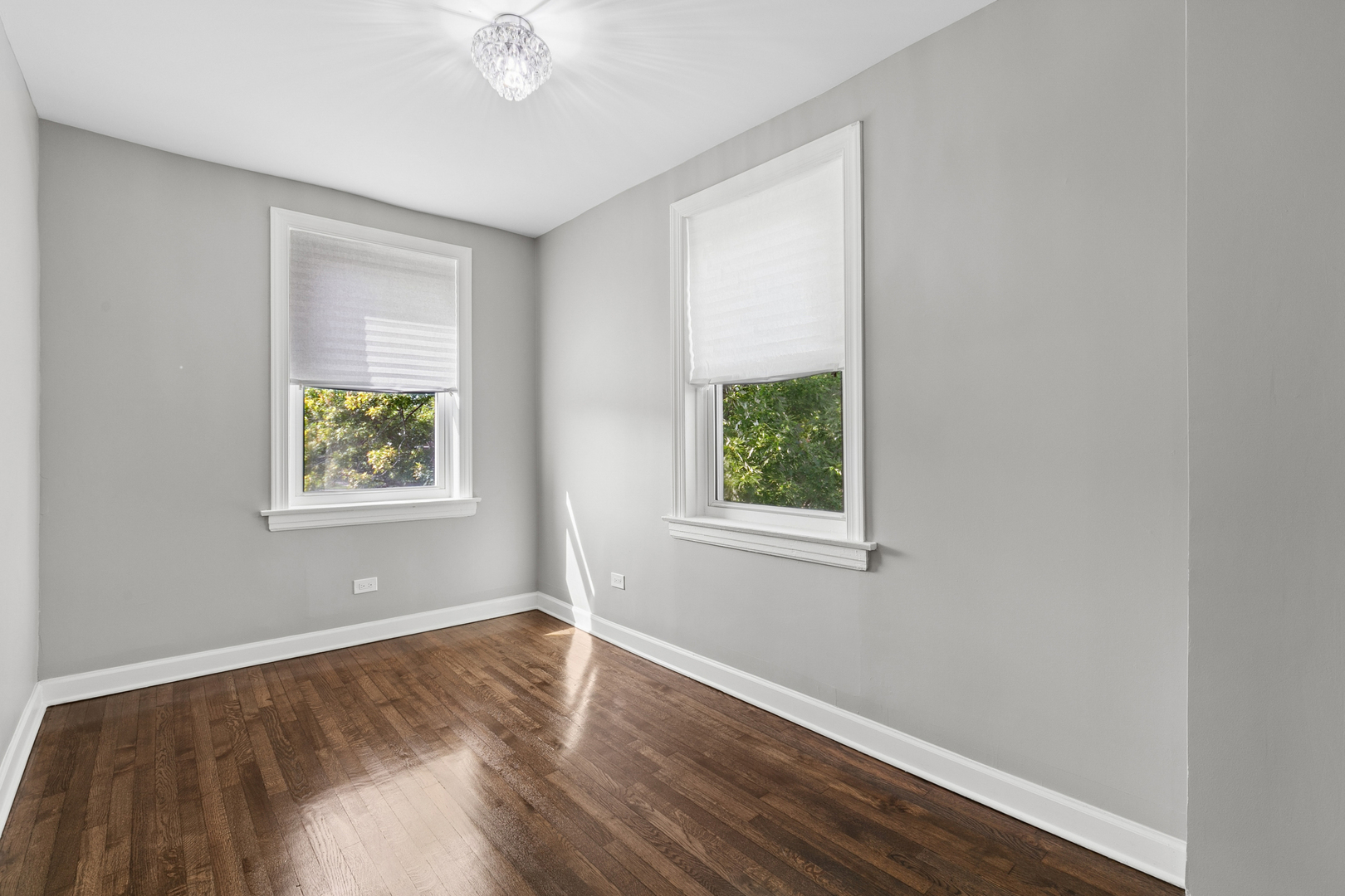 701 E 89th Place Property Photo 14