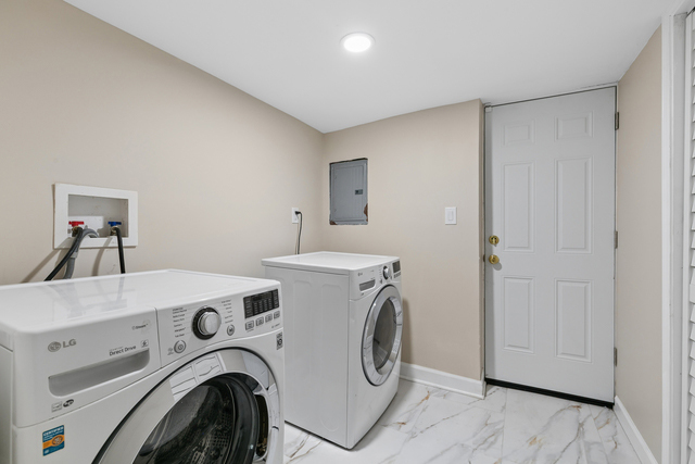 701 E 89th Place Property Photo 22