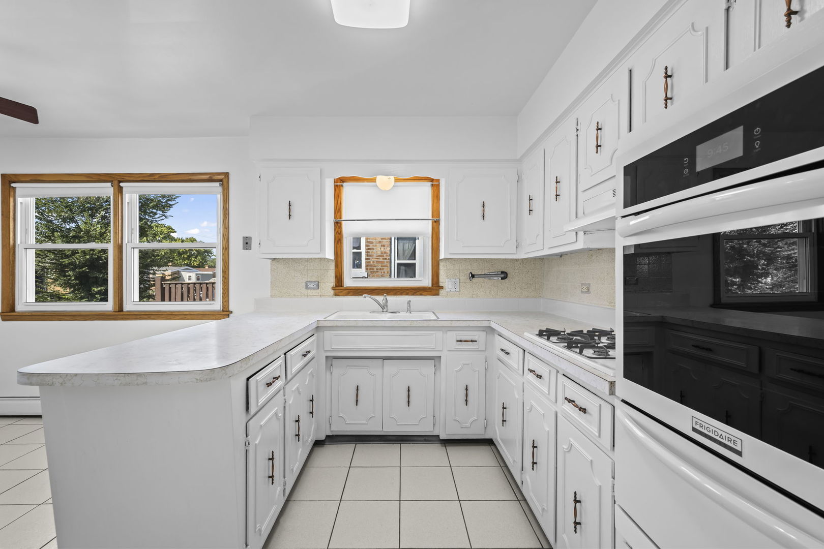 5421 W Windsor Avenue 2 Property Photo 2