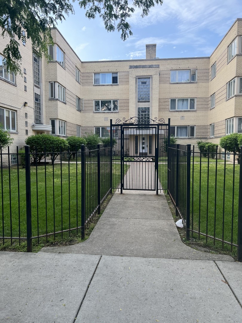 2028 E 72nd Place 2C Property Photo 1