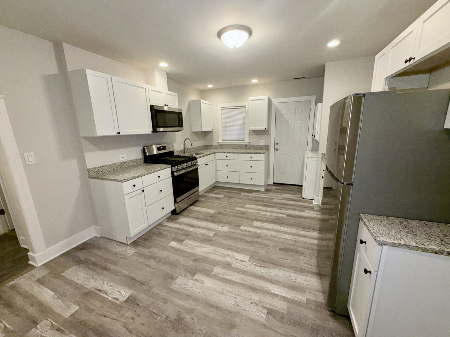 5209 W Lake Street 2b Property Photo 4