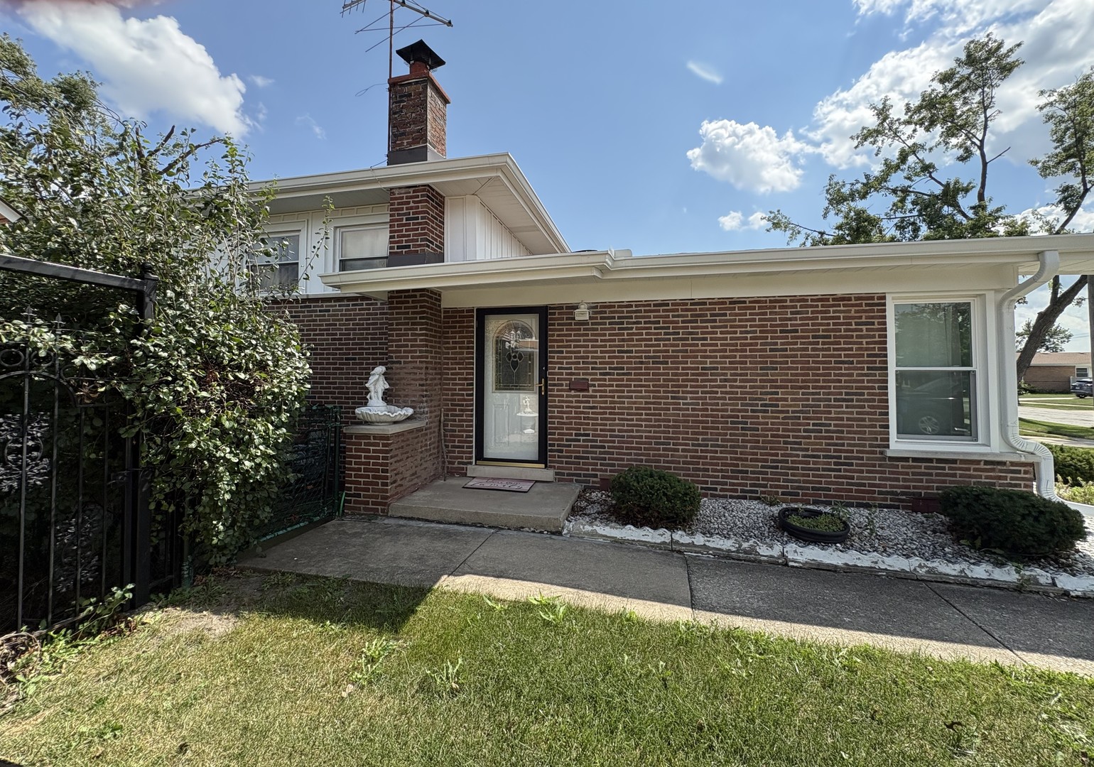 235 S Mayfair Place Property Photo 1