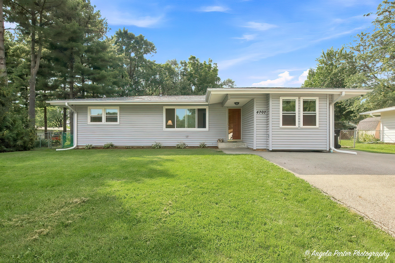 4707 William Street Property Photo 1