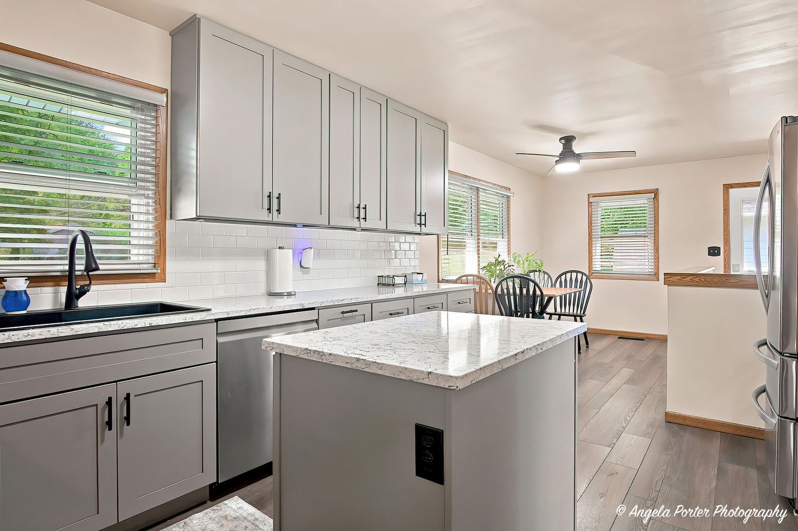 4707 William Street Property Photo 6