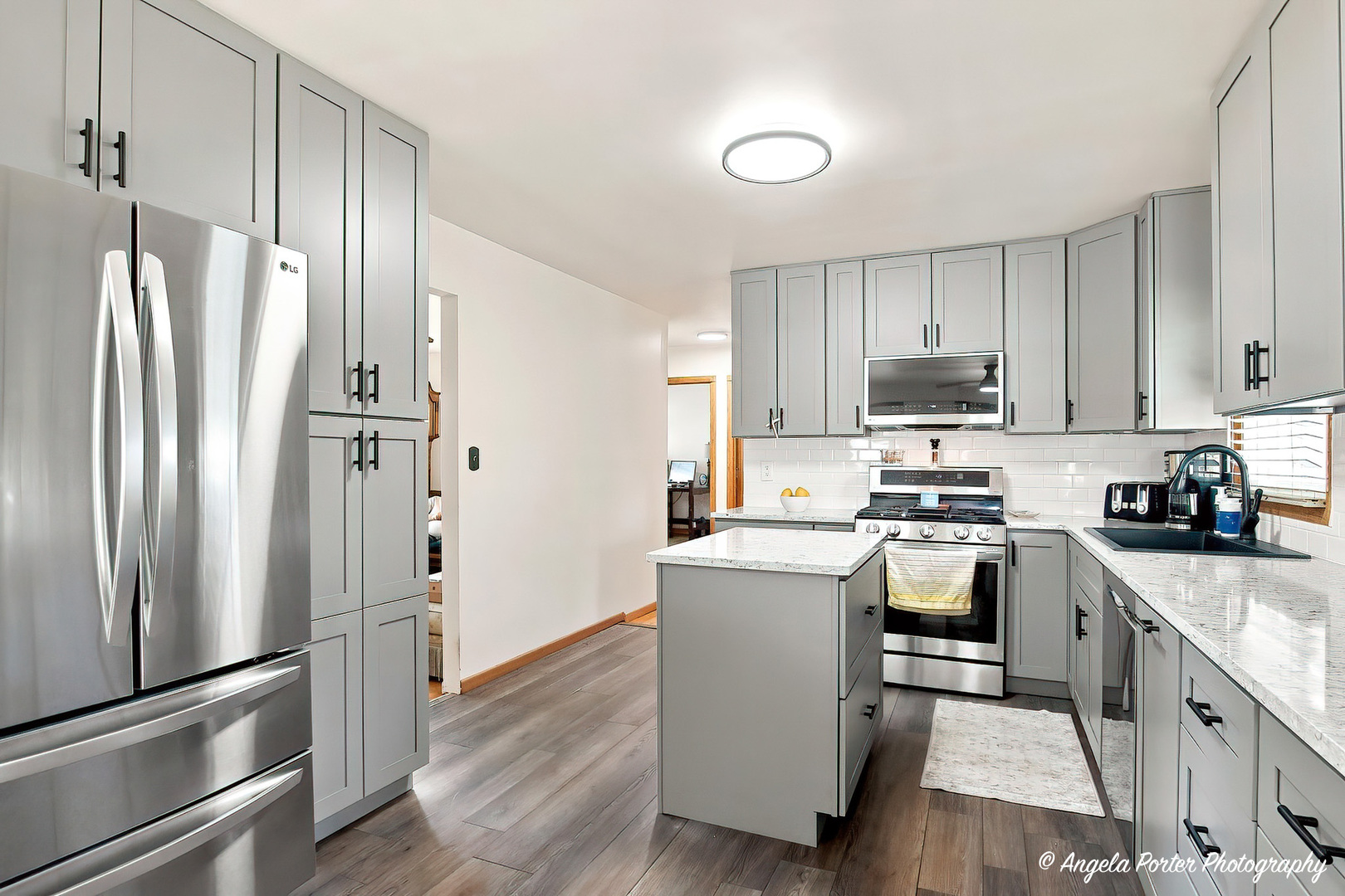 4707 William Street Property Photo 9
