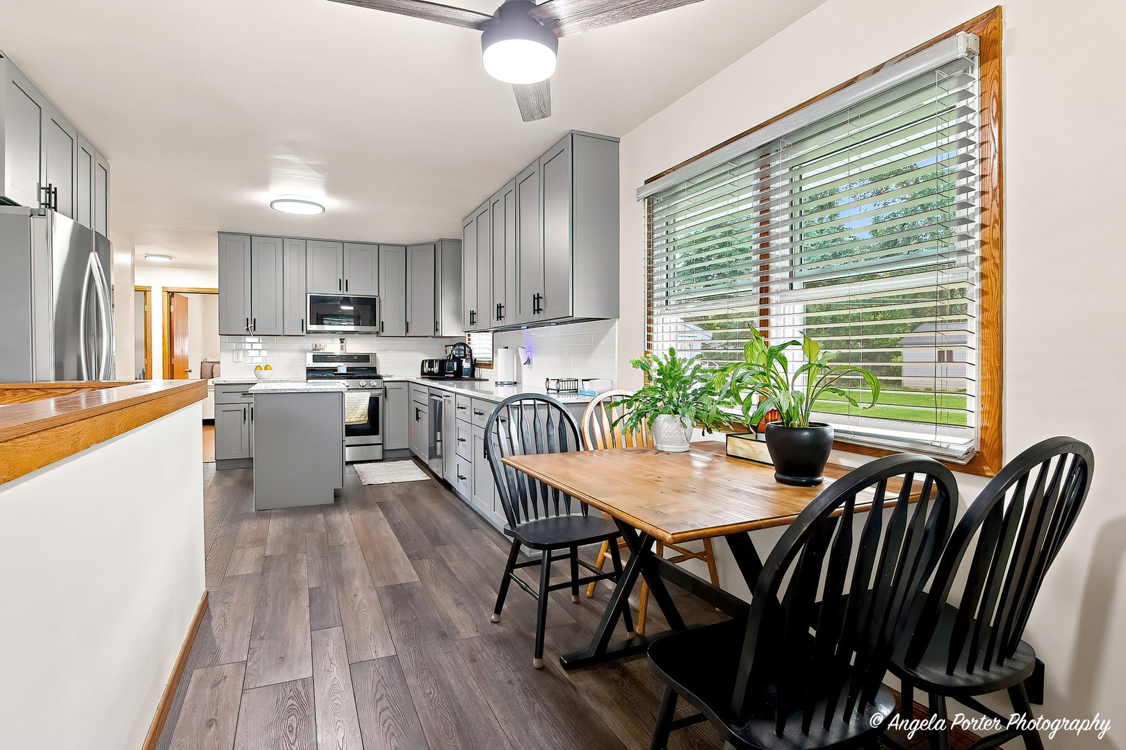 4707 William Street Property Photo 12