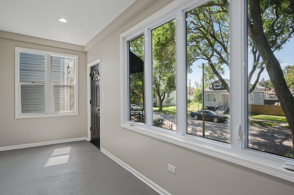 8613 S Colfax Avenue Property Photo 8