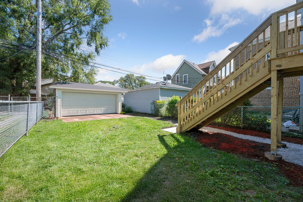 8613 S Colfax Avenue Property Photo 31