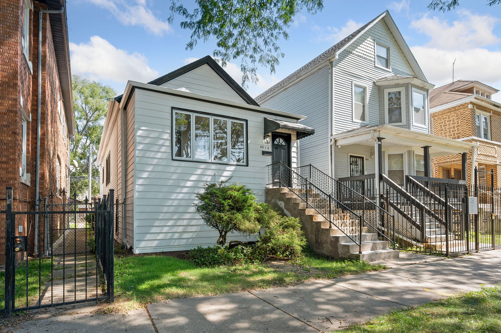8613 S Colfax Avenue Property Photo 34
