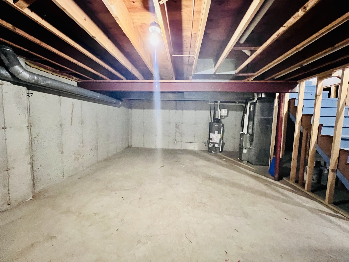 203 E Harrison Street Property Photo 8