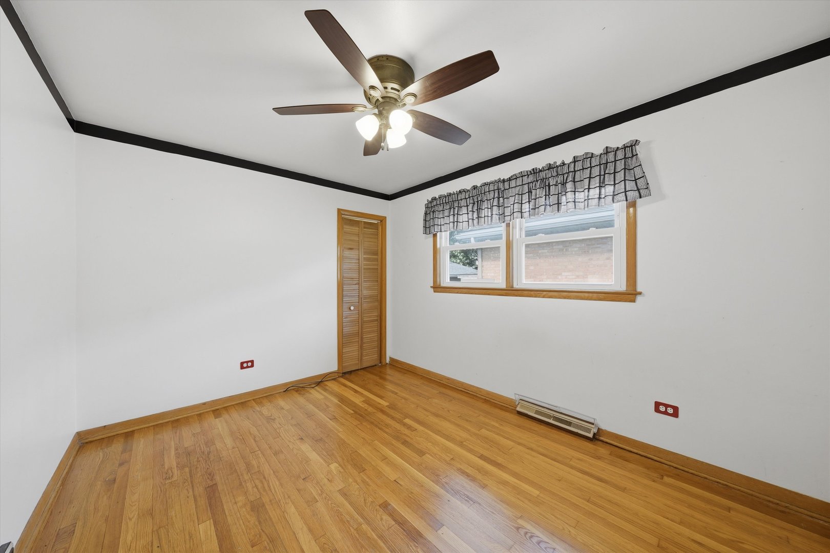 8350 S Karlov Avenue Property Photo 6