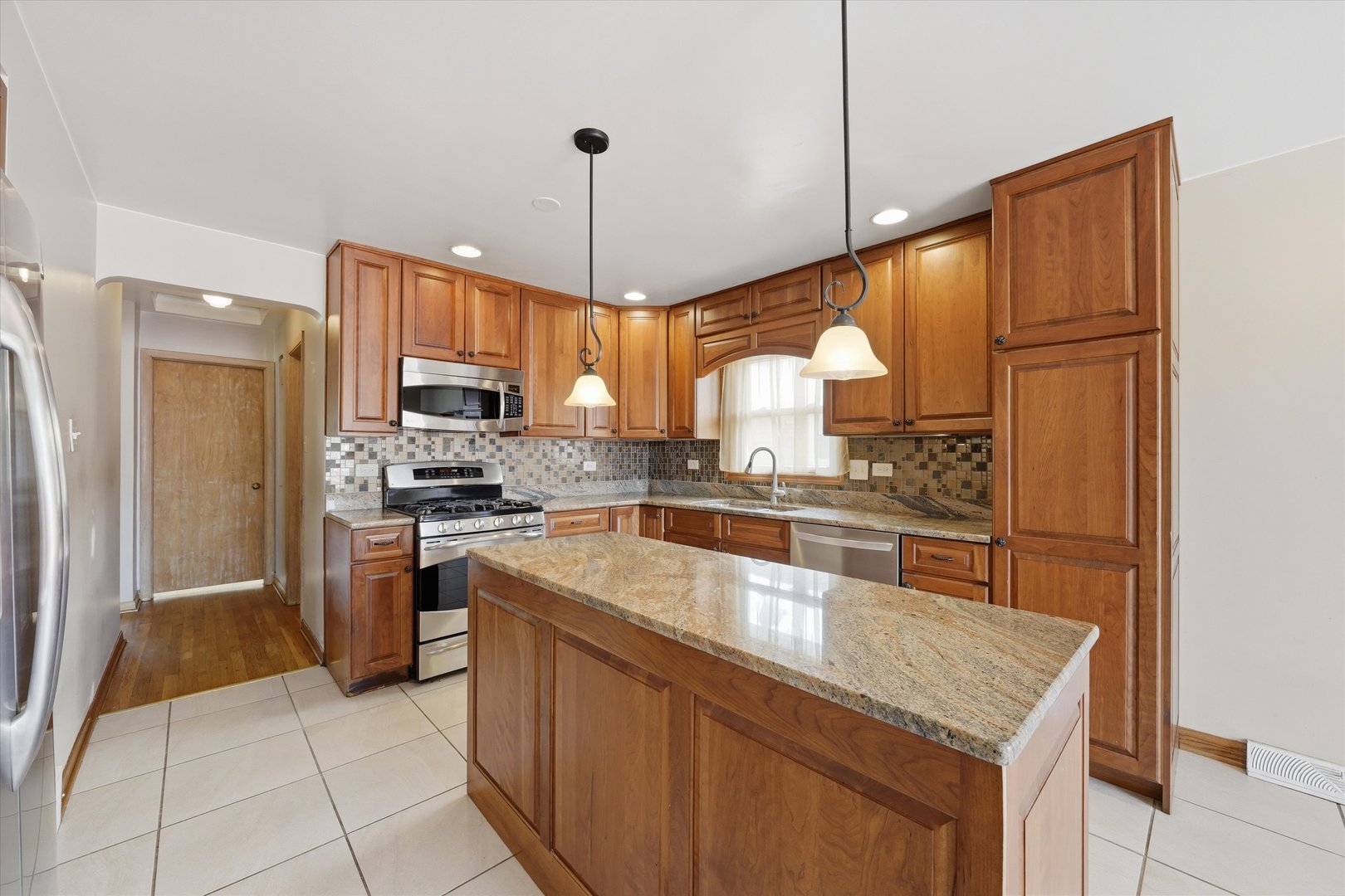 8350 S Karlov Avenue Property Photo 13