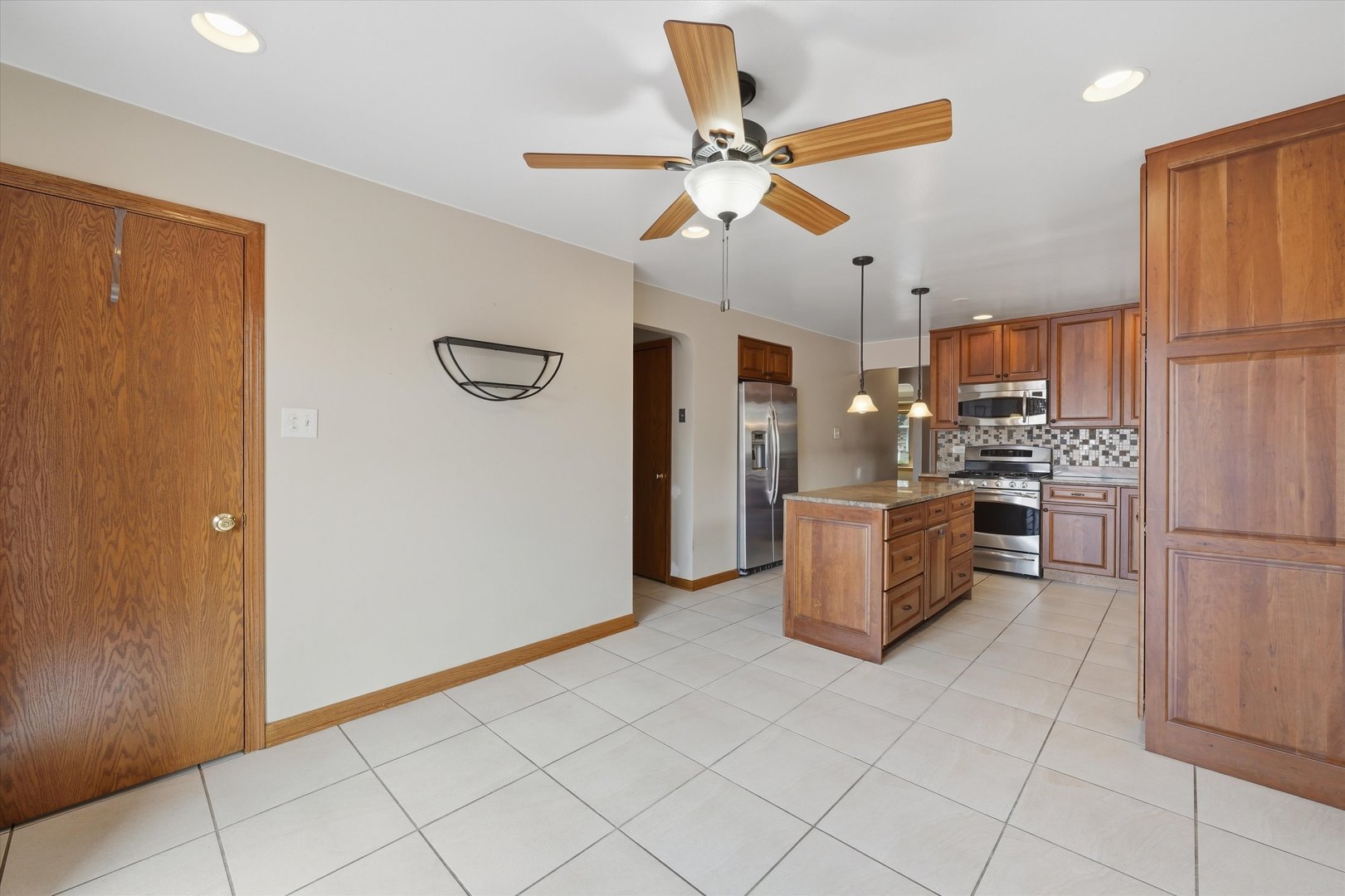 8350 S Karlov Avenue Property Photo 15