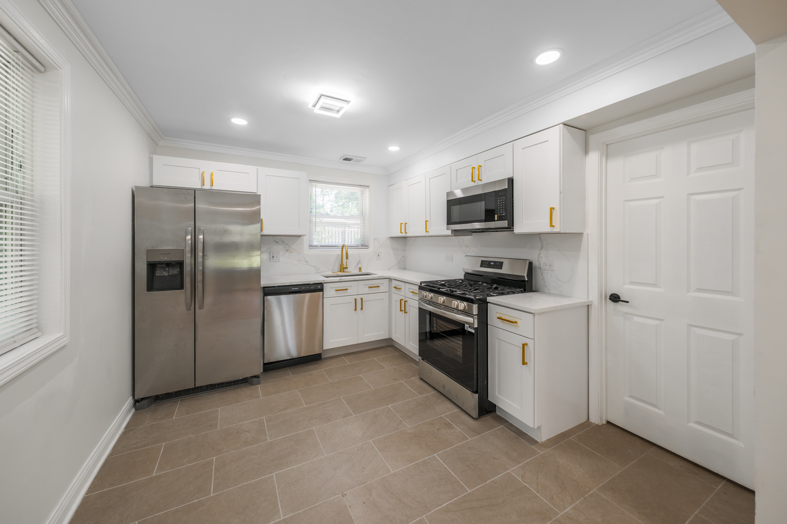 120 Marquette Street Property Photo 4