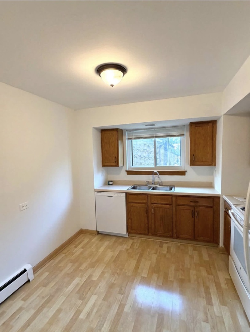 811 S Dwyer Avenue E Property Photo 6