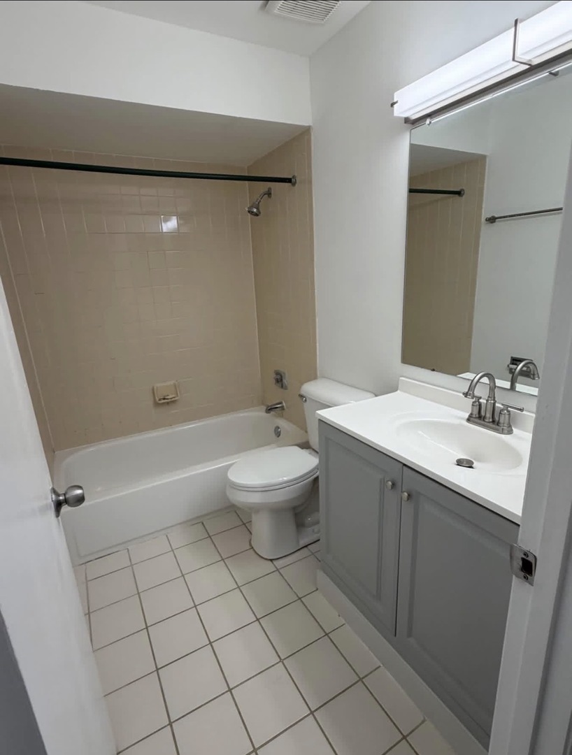 811 S Dwyer Avenue E Property Photo 10