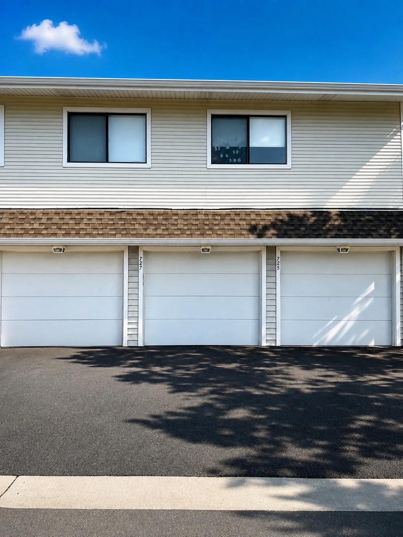 727 Whitesail Drive 727 Property Photo 3