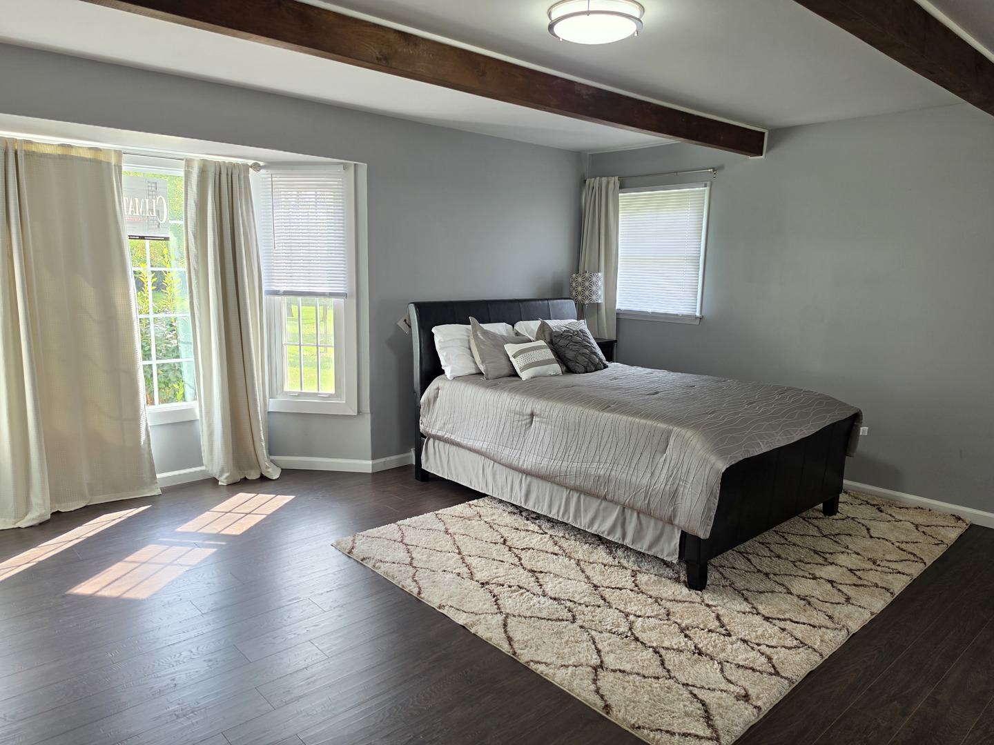 2301 Greenbriar Lane Property Photo 15