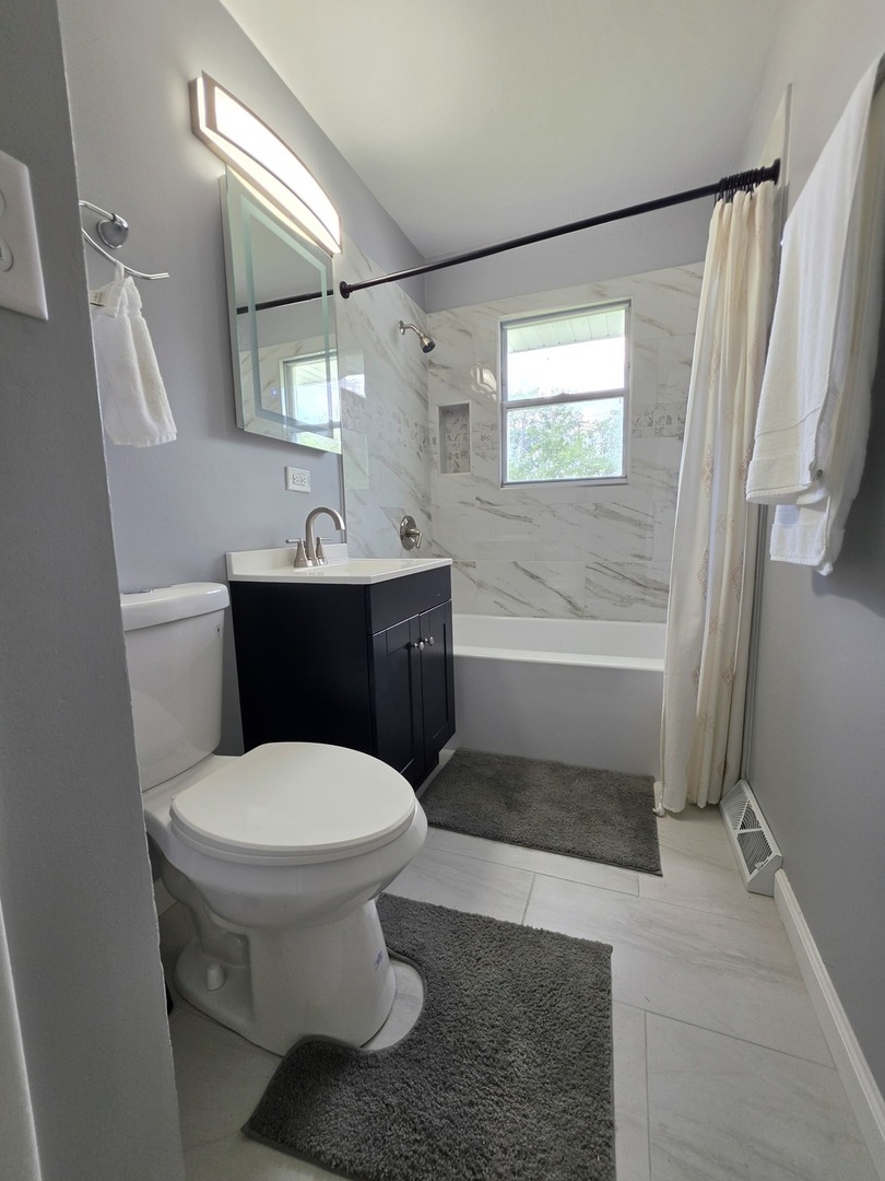 2301 Greenbriar Lane Property Photo 18