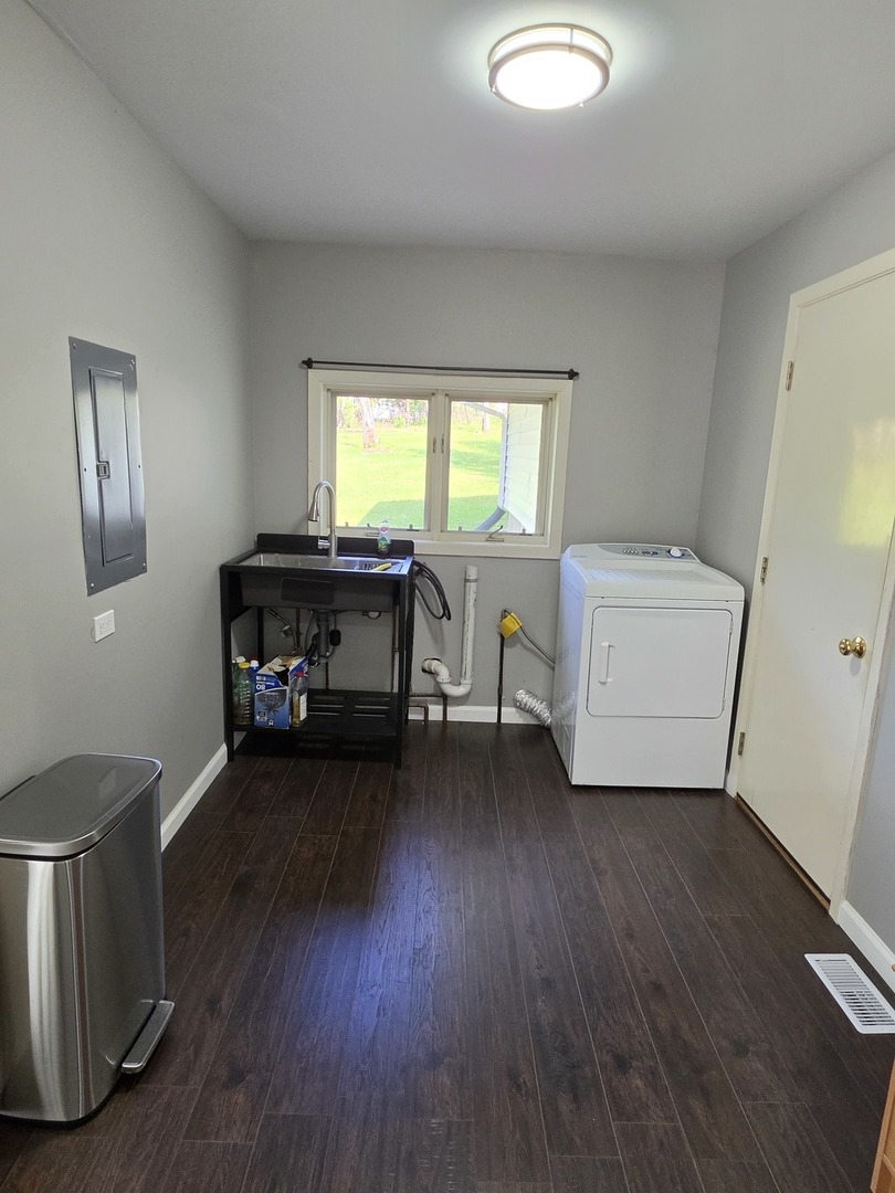 2301 Greenbriar Lane Property Photo 22