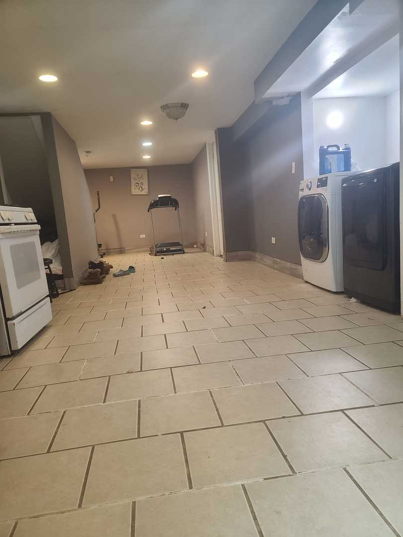 42 N Lockwood Avenue Property Photo 9