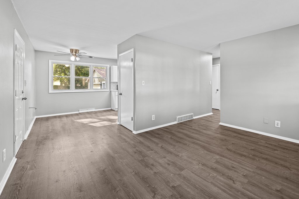 3210 N Marquette Street Property Photo 3