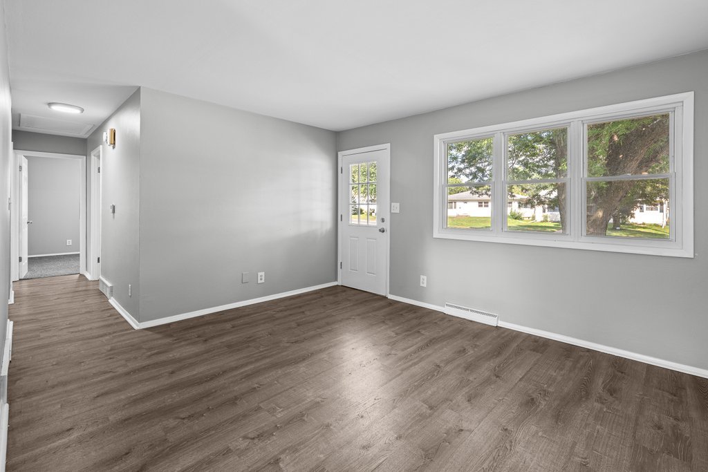 3210 N Marquette Street Property Photo 4