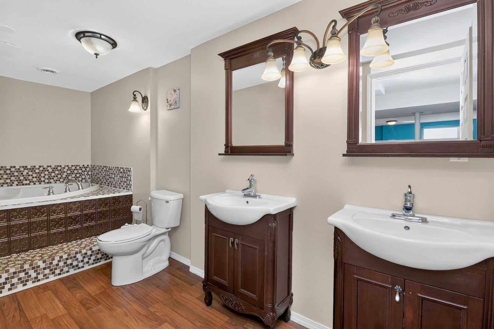722 Metropolitan Avenue Property Photo 33