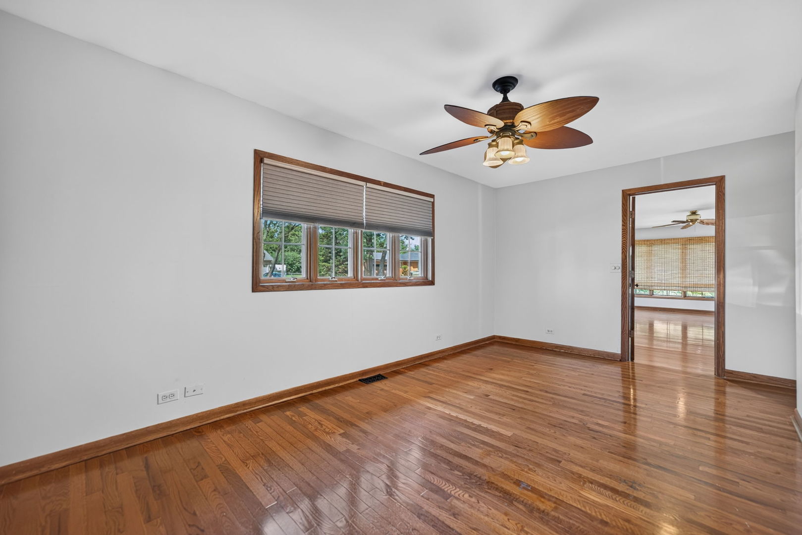 21w302 Woodview Drive Property Photo 19