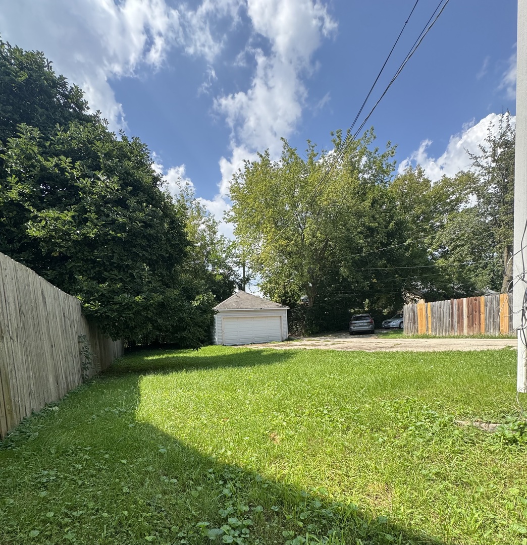 838 Hickory Street Property Photo 5