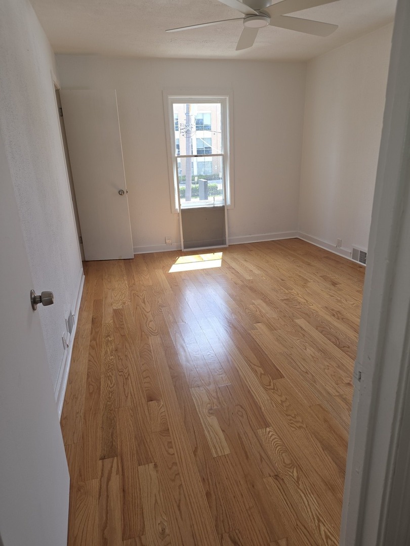 318 W Ogden Avenue 2 Property Photo 2