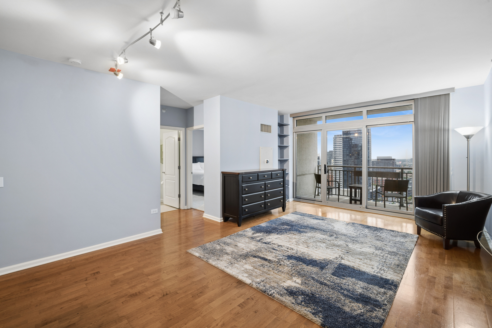 125 S Jefferson Street 2310 Property Photo 4